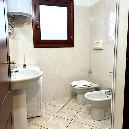 The Hugo Апартаменти *