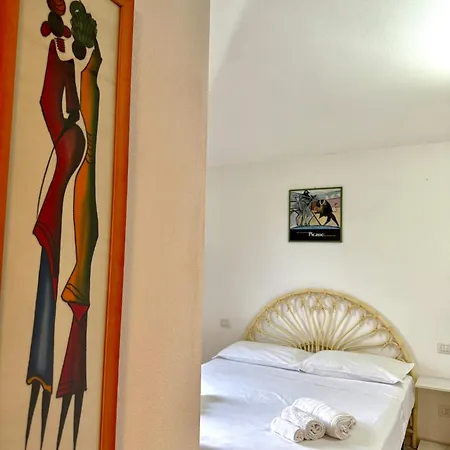 The Hugo Апартаменти *